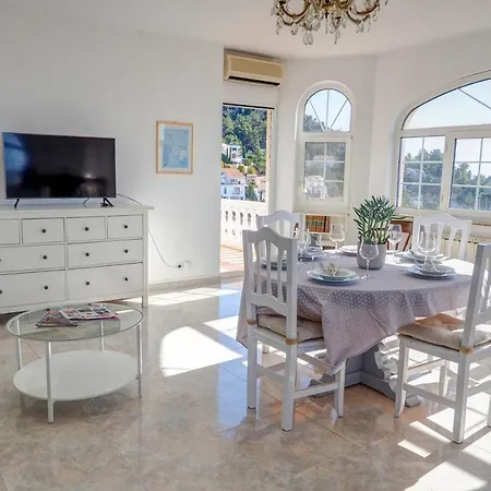 Malvasia & Lotus With Sea Views By Hello Homes Apartment *