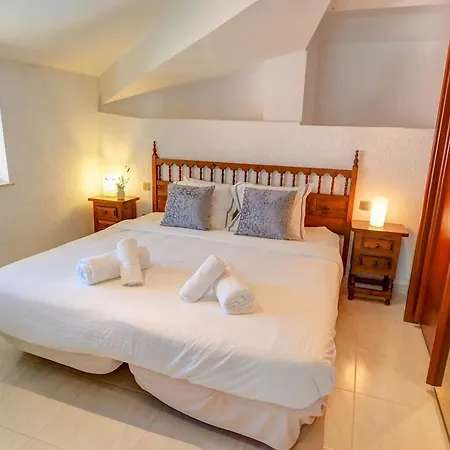 Apartment Malvasia & Lotus With Sea Views By Hello Homes *