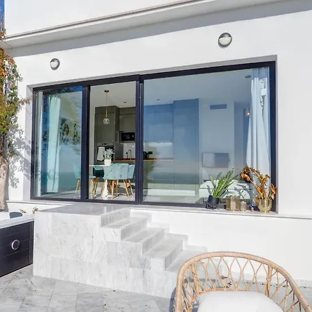 Apartment Malvasia & Lotus With Sea Views By Hello Homes *