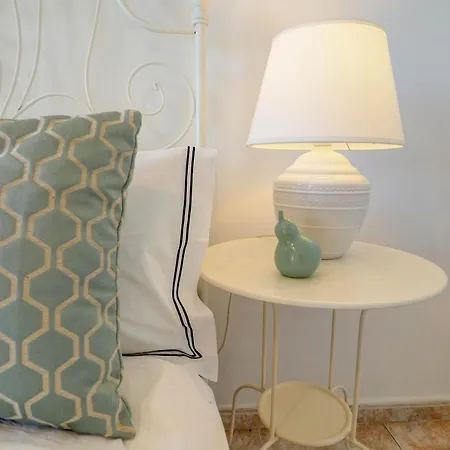 Malvasia & Lotus With Sea Views By Hello Homes