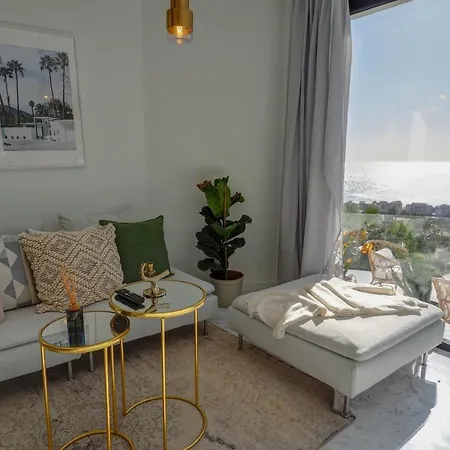 Malvasia & Lotus With Sea Views By Hello Homes Appartamento