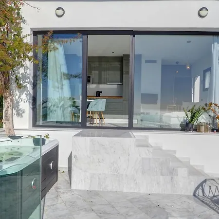 Malvasia & Lotus With Sea Views By Hello Homes * Sitges