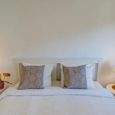 Malvasia & Lotus With Sea Views By Hello Homes *